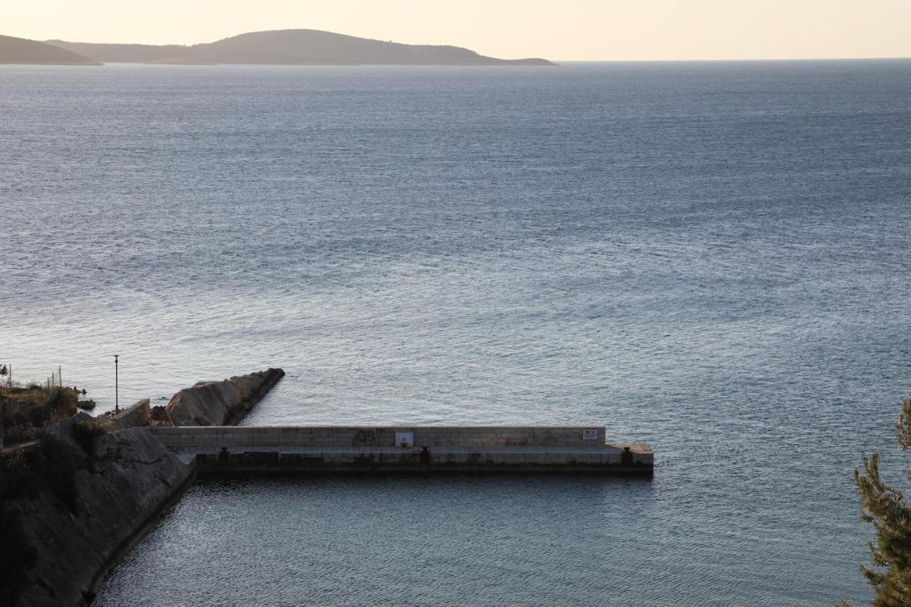 Feelhvar Along Bluelagoon Beach Hvar Town Buitenkant foto