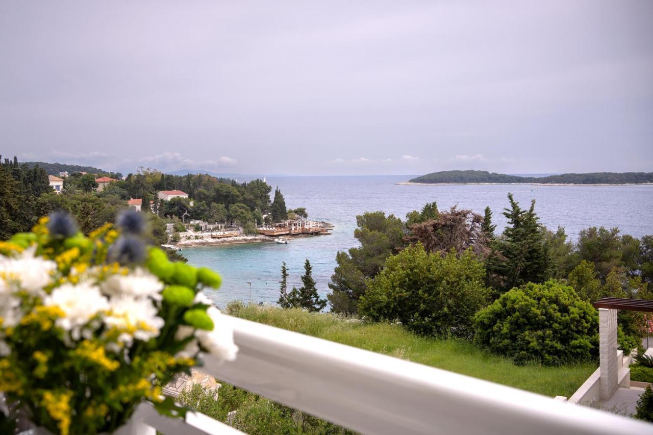 Feelhvar Along Bluelagoon Beach Hvar Town Buitenkant foto